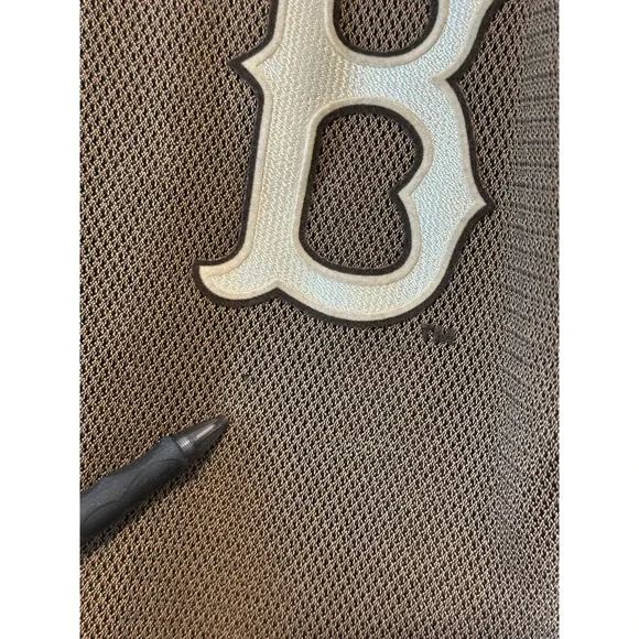 Boston Red Sox Majestic Stitched Logo Baseball Jersey Medium - Picture 8 of 8